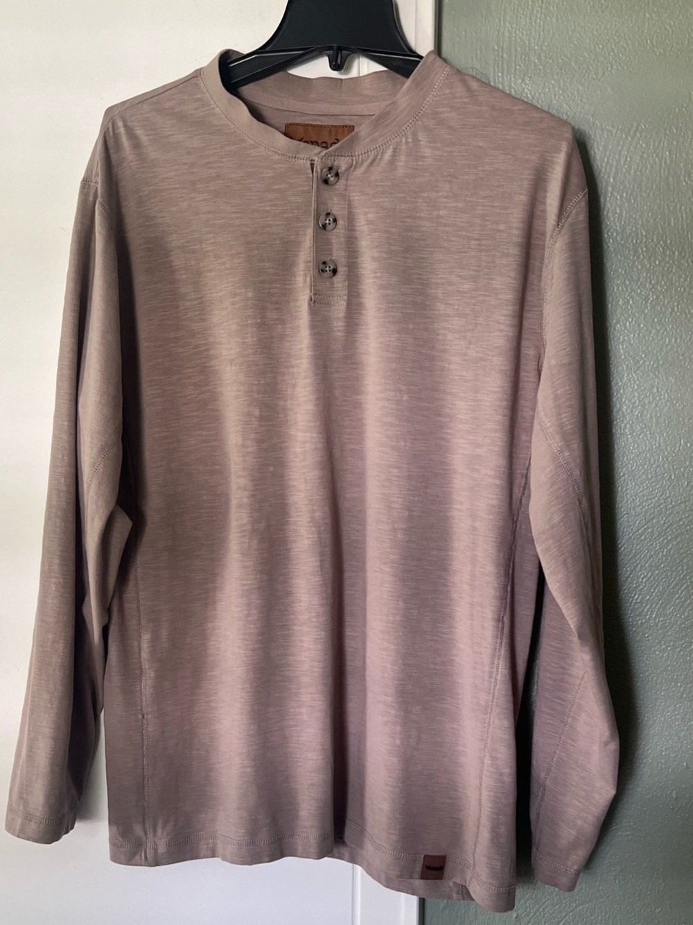 Venado Mens Flex 3 Button Henley M Taupe/Beige LSleeve Pullover L Sleeve Stretch